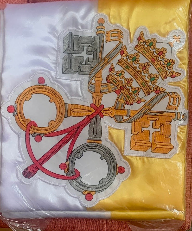 Bandera en satin con escudo bordado