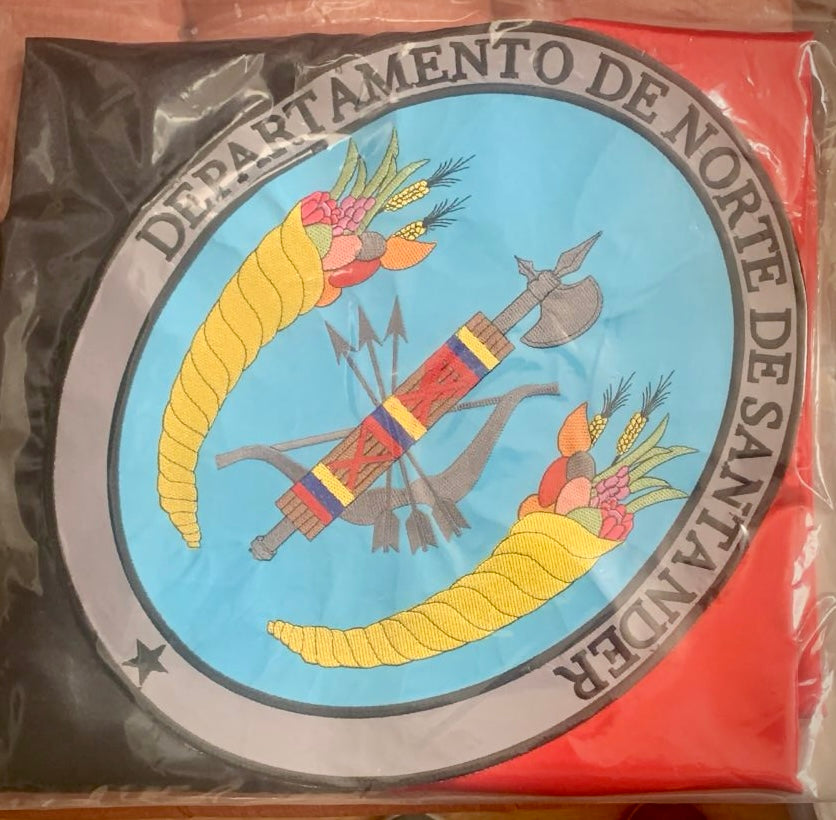 Bandera en satin con escudo bordado